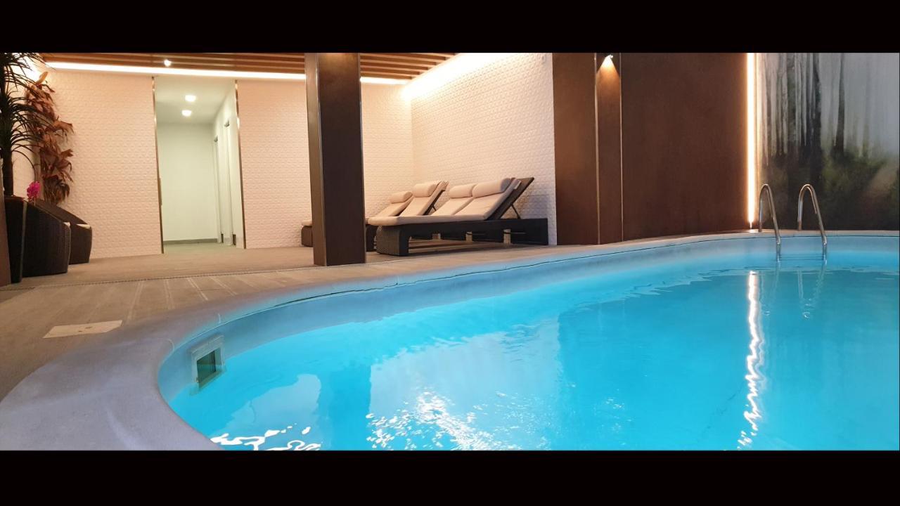 Hotel Eden ルゾ エクステリア 写真